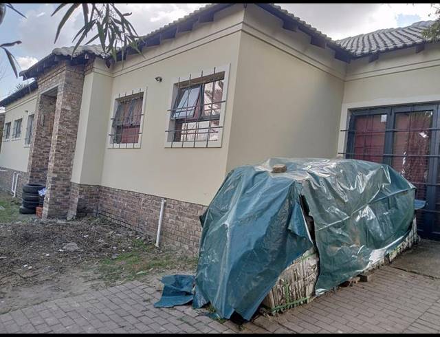 4 BEDROOM HOUSE FOR SALE IN VORNA VALLEY